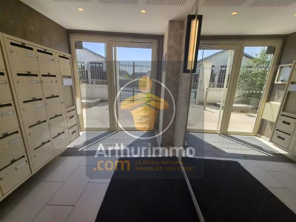 Vente                                                      Appartement
                        
                     4 pièces                      80 m2                     à Ormesson-sur-Marne
