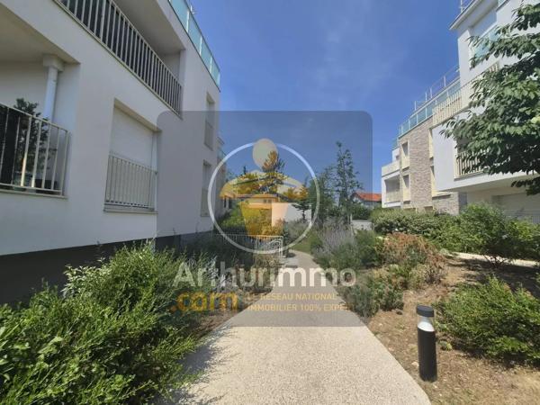 Vente                                                      Appartement
                        
                     4 pièces                      80 m2                     à Ormesson-sur-Marne