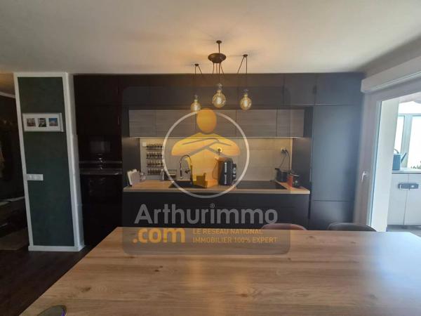 Vente                                                      Appartement
                        
                     4 pièces                      80 m2                     à Ormesson-sur-Marne