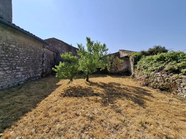 Propriété paisible avec grand jardin au cœur de Melle