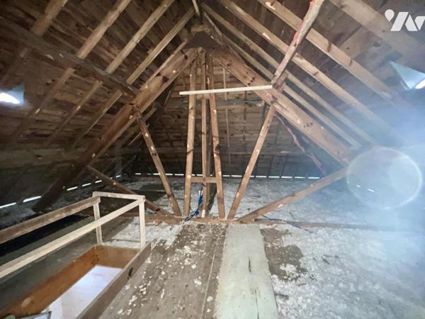 Dans le bourg - MAISON RENOVEE avec 3 CH et un grand garage