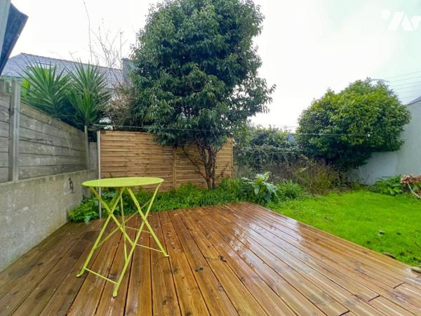 Dans le bourg - MAISON RENOVEE avec 3 CH et un grand garage