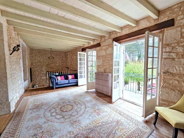 Manoir en Pierre avec Piscine, Terrain de Tennis & Grange – Près d'Eymet