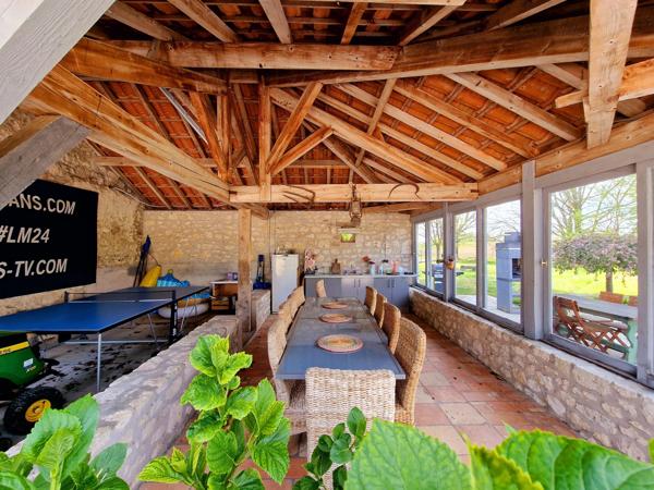Manoir en Pierre avec Piscine, Terrain de Tennis & Grange – Près d'Eymet