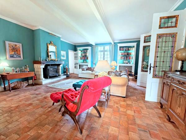 Manoir en Pierre avec Piscine, Terrain de Tennis & Grange – Près d'Eymet