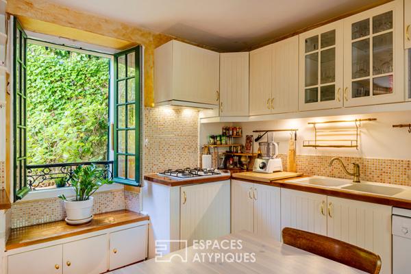 A Maule, vue imprenable, charme ancien et jardin en lisière de forêt