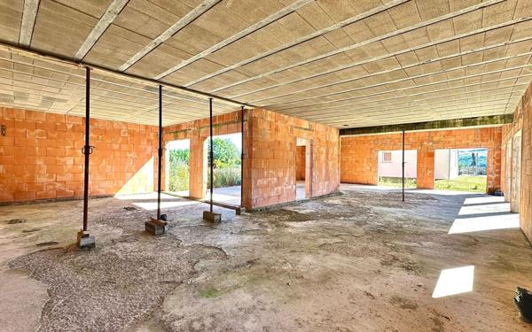 Maison à vendre    1 pièce •  Salles-Curan