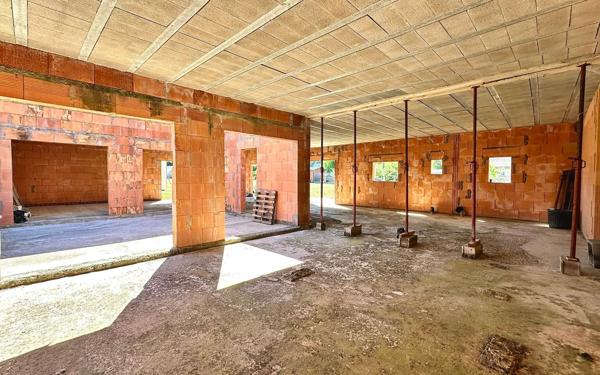 Maison à vendre    1 pièce •  Salles-Curan