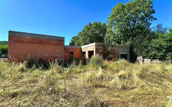 Maison à vendre    1 pièce •  Salles-Curan