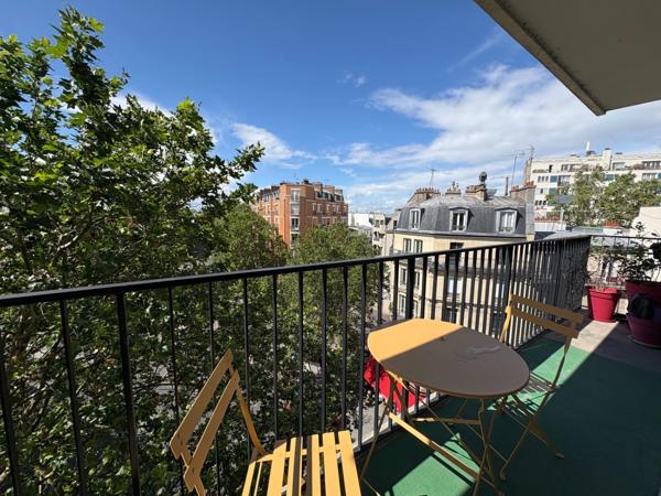 Paris 18e – Ordener / Marcadet – 6ème étage avec ascenseur, balcon-terrasse et vue dégagée