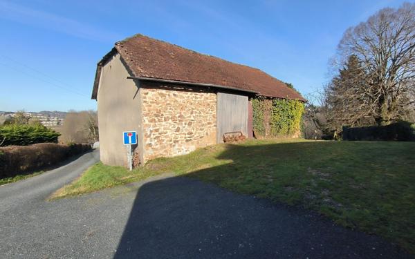 Maison à vendre    2 pièces •  Laguenne