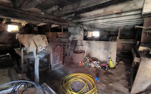 Maison à vendre    2 pièces •  Laguenne