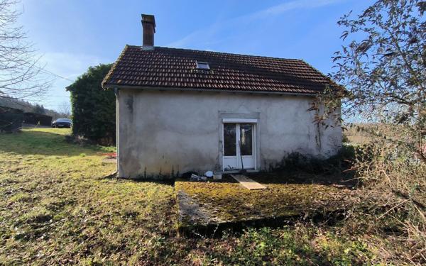 Maison à vendre    2 pièces •  Laguenne