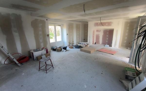 Maison à vendre    2 pièces •  Laguenne