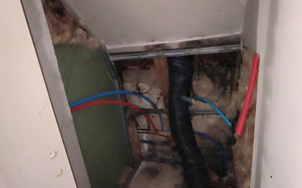 Maison à vendre    2 pièces •  Laguenne