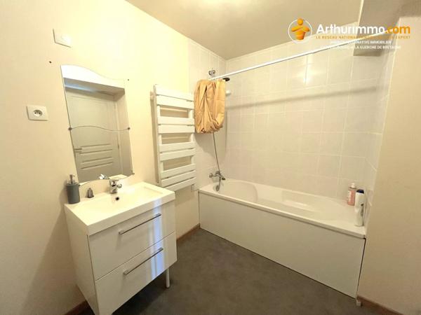 Vente                                                      Immeuble
                        
                     8 pièces                      265 m2                     à Craon