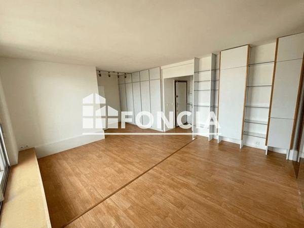 Location Studio 34.9 m² - 49 51 RUE LECOURBE Paris 75015