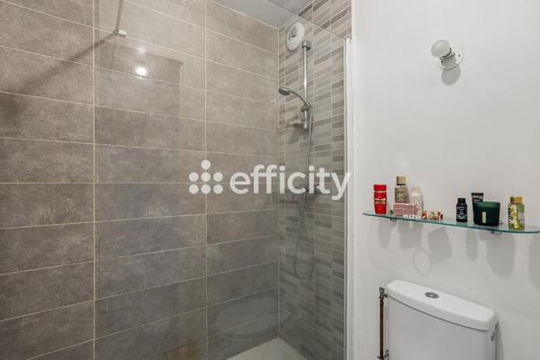 Appartement
         4 pièces
        - 87 m² 339 000 € *