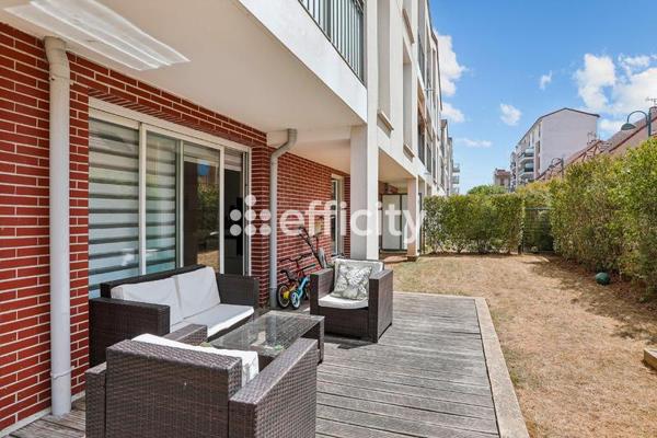 Appartement
         4 pièces
        - 87 m² 339 000 € *