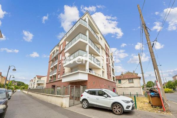 Appartement
         4 pièces
        - 87 m² 339 000 € *