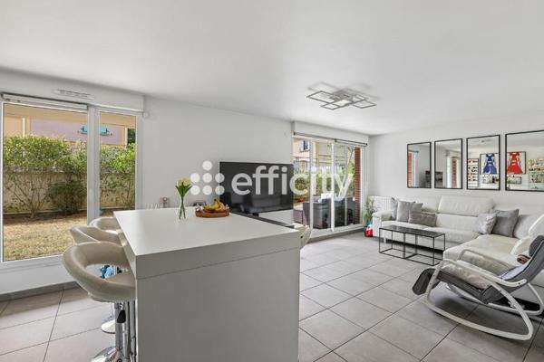 Appartement
         4 pièces
        - 87 m² 339 000 € *