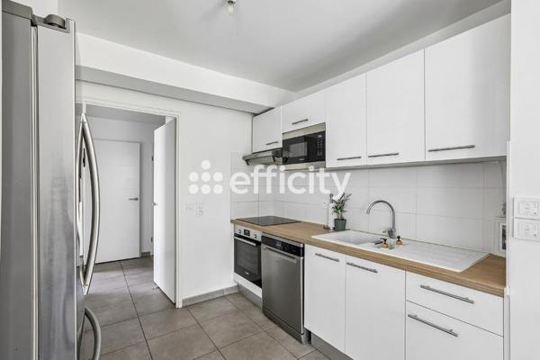 Appartement
         4 pièces
        - 87 m² 339 000 € *