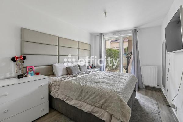 Appartement
         4 pièces
        - 87 m² 339 000 € *