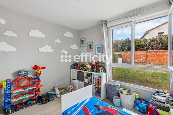 Appartement
         4 pièces
        - 87 m² 339 000 € *
