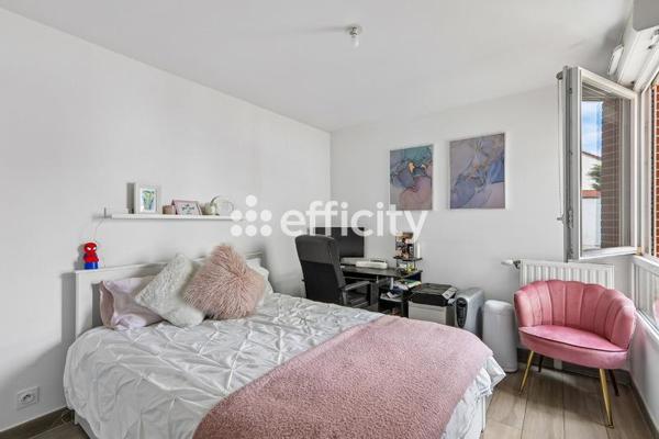 Appartement
         4 pièces
        - 87 m² 339 000 € *