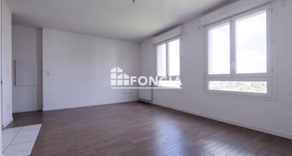À vendre Studio 30 m² - Corbeil-essonnes 91100