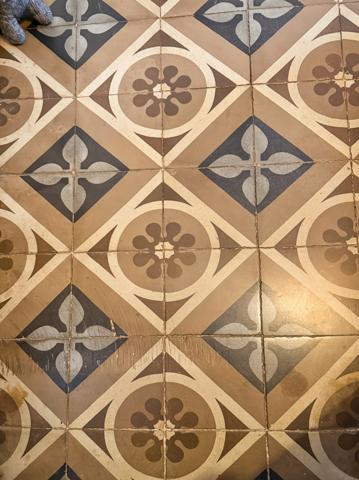 Paulhan (34230) Maison de charme de 136 m2 rénovée, 3 chambres, avec cour intimiste — Paulhan (34230)