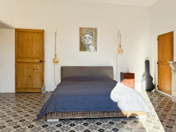 Paulhan (34230) Maison de charme de 136 m2 rénovée, 3 chambres, avec cour intimiste — Paulhan (34230)