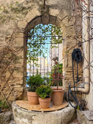 Paulhan (34230) Maison de charme de 136 m2 rénovée, 3 chambres, avec cour intimiste — Paulhan (34230)