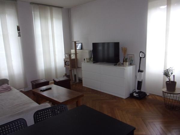 Thury-Harcourt, Appartement F2 de plain-pied, proche de la voie verte