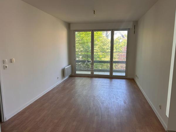 Appartement Maisons-laffitte 2 pièce(s) 38.29 - hyper centre - marché - terrasse-parking sous sol 285 000 € **  - Référence  4710