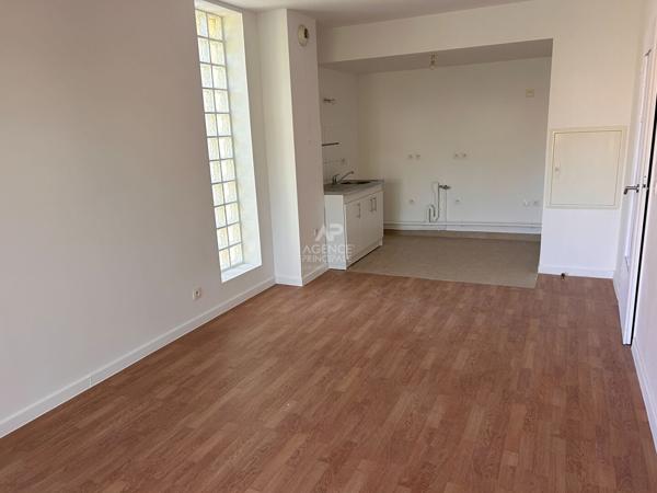 Appartement Maisons-laffitte 2 pièce(s) 38.29 - hyper centre - marché - terrasse-parking sous sol 285 000 € **  - Référence  4710