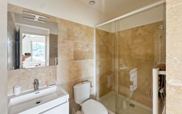 Appartement à louer    1 pièce •  Biot