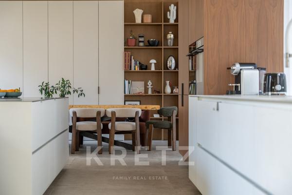Villa d’architecte d'exception de 405 m² au cœur d’une clairière de chênes, calme absolu