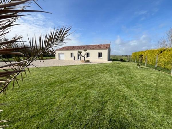 Maison Plain-pied 112m² proche de SAINT JEAN D'ANGELY (17)