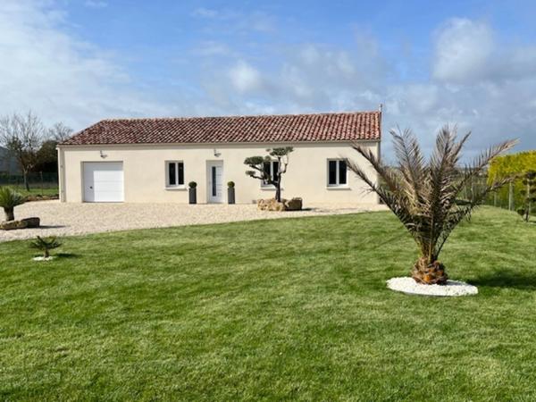 Maison Plain-pied 112m² proche de SAINT JEAN D'ANGELY (17)