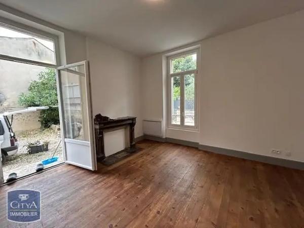 Appartement à louer 2 pièces 69.9m²