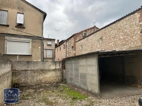 Appartement à louer 2 pièces 69.9m²