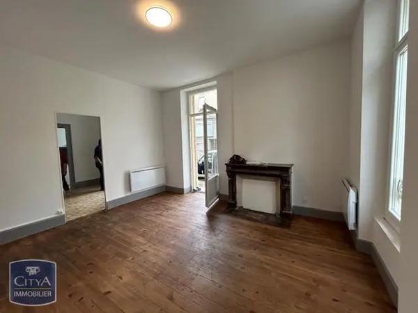 Appartement à louer 2 pièces 69.9m²