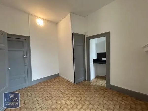 Appartement à louer 2 pièces 69.9m²