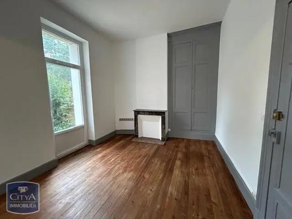 Appartement à louer 2 pièces 69.9m²