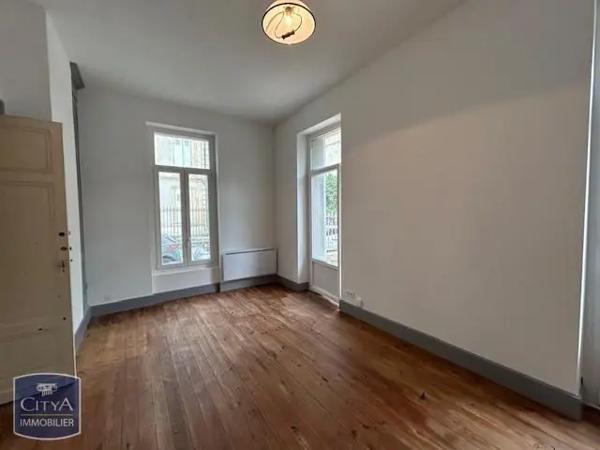 Appartement à louer 2 pièces 69.9m²