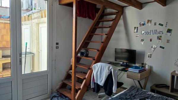 Exclusivité à Rochefort : Maison Plain-Pied en pierre 4 pièces et coure privative