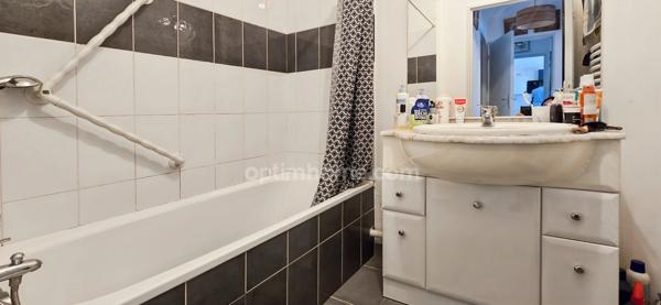 PAU CENTRE-VILLE – T3 62 m² – Balcon plein sud – Parking couvert – DPE B