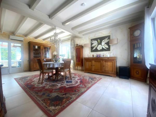 SPLENDIDE MAISON VOLUMES GENEREUX GARAGE DE 93 M2  A DEUX PAS DE LA ROCHELLE !