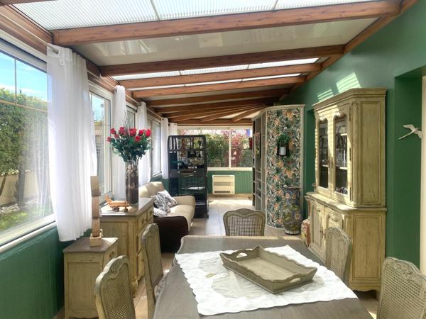 SPLENDIDE MAISON VOLUMES GENEREUX GARAGE DE 93 M2  A DEUX PAS DE LA ROCHELLE !